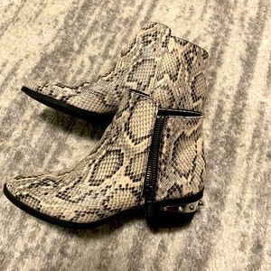 Highland Roccia snake print booties - Circus by Sam Edelman. Size 5.